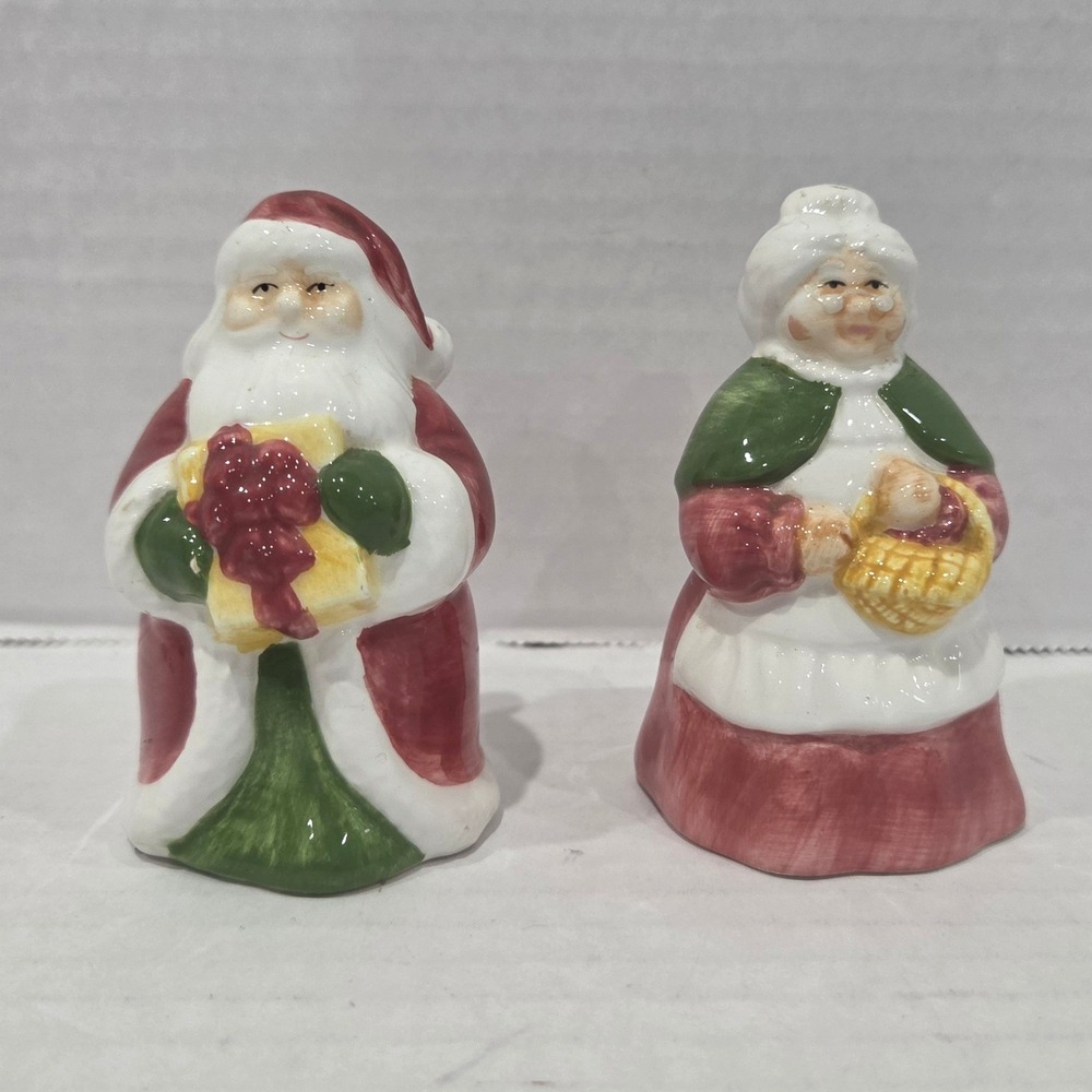 Vintage Christmas Santa and Mrs Claus Ceramic Salt and Pepper Shaker Set Red